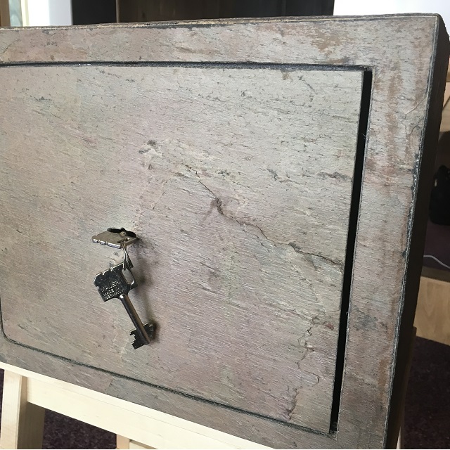 Interior safe Skinrock